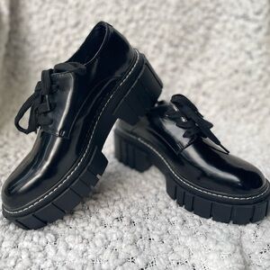 Madden Girl Black Patent Chunky Lug Sole Oxfords 8.5M